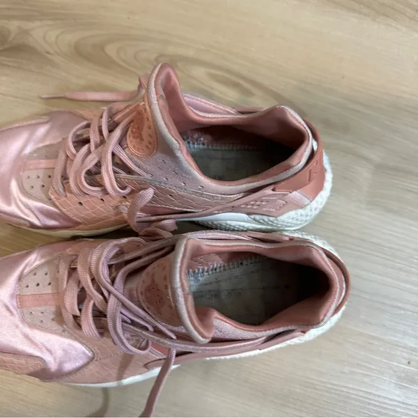 Nike Air Huarache Run Womens 11.5 Rose Gold Satin‎ Snake 683818-601 Sneakers - Image 5