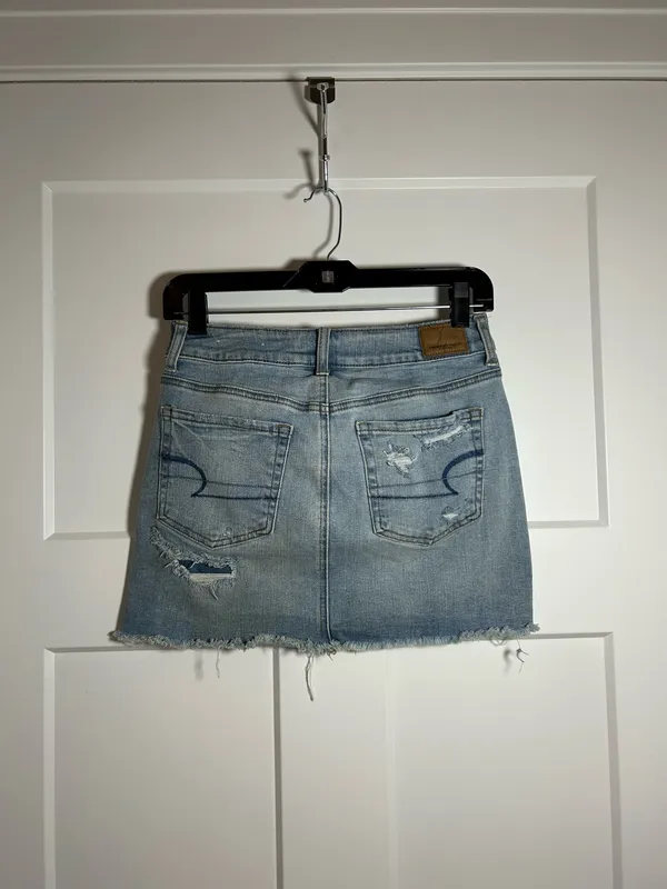 Size 4 American Eagle jean skirt with rips - Image 3