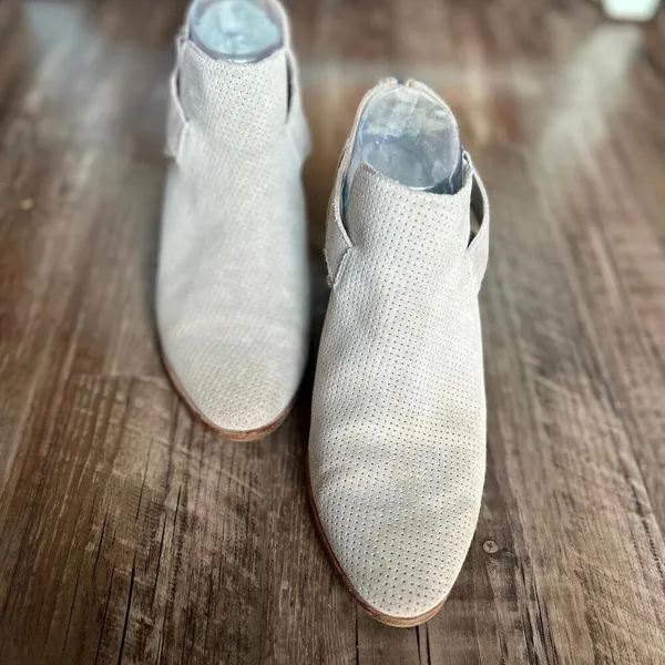 Dolce Vita Tan Heeled Ankle Booties - Size 8 Women’s - Image 2