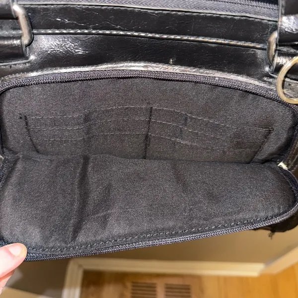 Liz Claiborne Black Shoulder Bag - Image 3