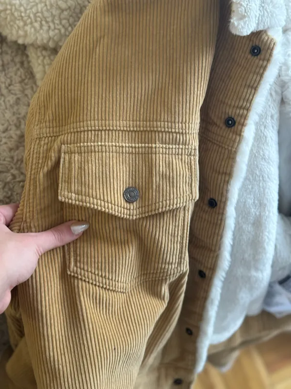 Levi’s Corduroy Sherpa Jacket - Image 5