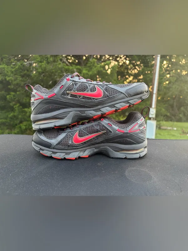 NIKE Trail Ridge Sz 8 Pink Gray Black SNEAKERS SHOES 9.5 hiking travel, athletic - Image 3