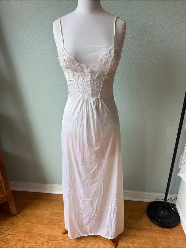 Val Mode Vintage White Lace Trim Bridal Nightgown - Image 7