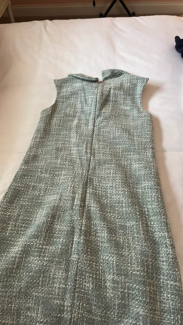 Boutique green cloth knit formal dress - Image 4
