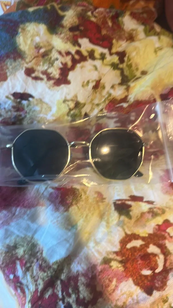 NWT Geometric Gold Frame Sunglasses - Image 5