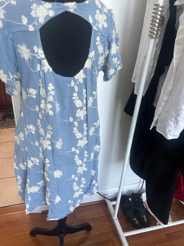Blue and white flower dress - Image 2