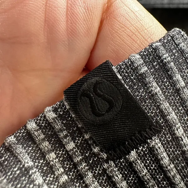 Lululemon Rest Less Pullover sz 4-6ptp (16in) and align high rise sz 6 - Image 5