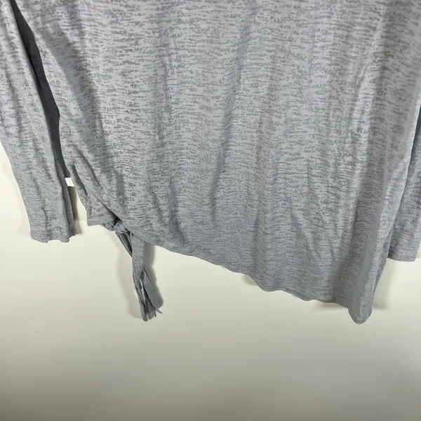 Lululemon Tie Your Practice‎ Long sleeve Gray Women's crew neck Sz 10 Athletic - Image 7