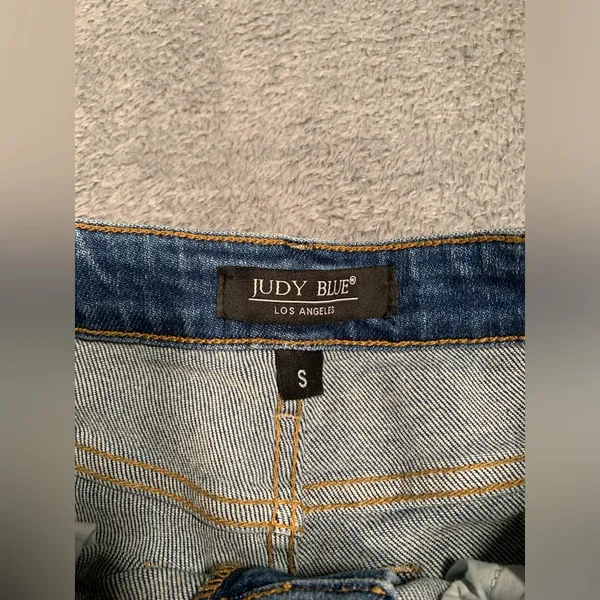 Judy Blue Denim Women's Shorts small - Image 4