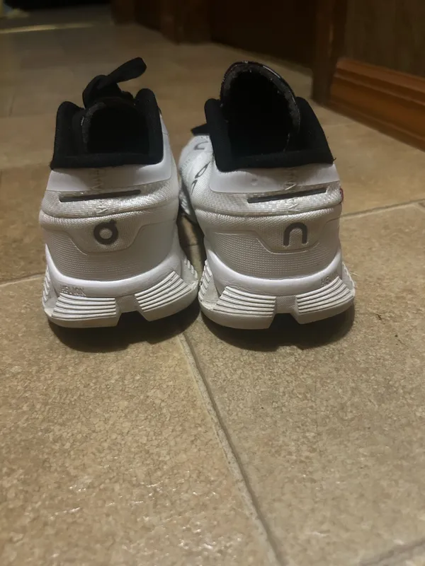 On Cloud Shoes - Image 3