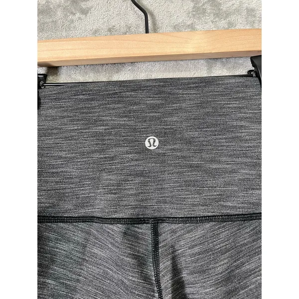 Lululemon Wunder‎ Under Leggings Luxtreme Size 4 Gray Silver Black 31’ Work Out - Image 3