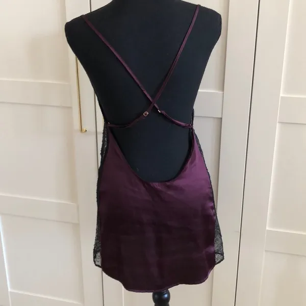 Victoria's Secret silky slip with BLK lace sides - Image 4