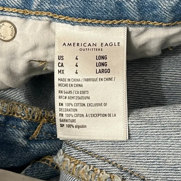 American Eagle Relaxed Mom Jeans Light Wash Size 4 Long - Image 4
