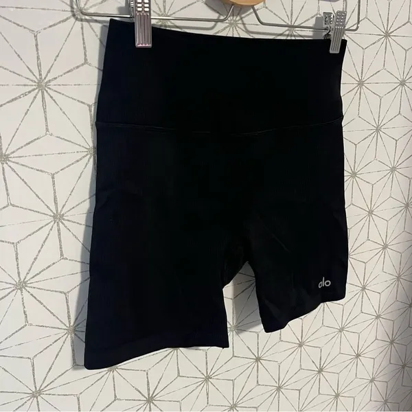 Alo Yoga 5” Ribbed Favorite Short Black - Image 5
