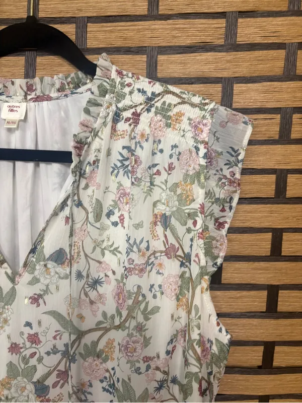 Autres filles white floral blouse size XL - Image 4