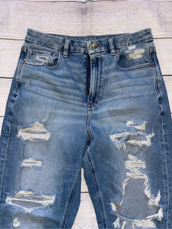American Eagle Curvy Mom Jeans - Image 3