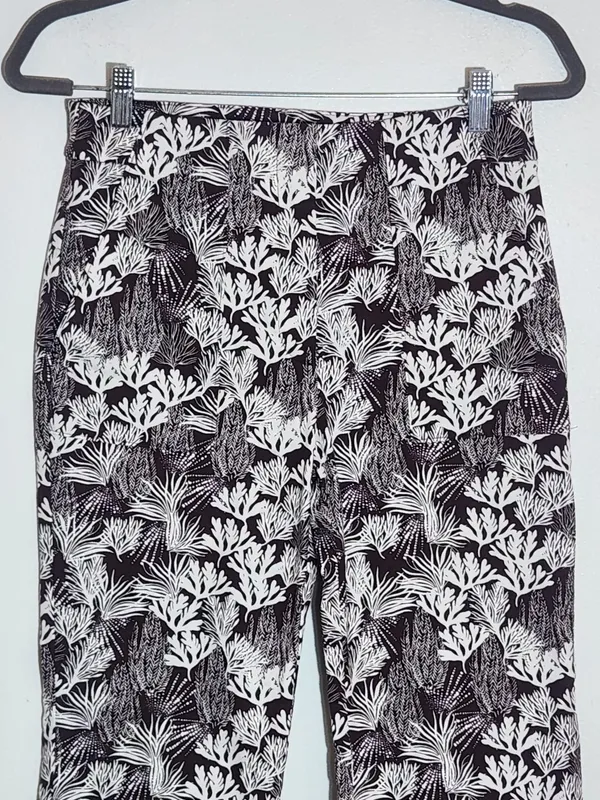 LOFT Brown and White Coral Print Cropped Bootcut Pants Size 2 - Image 3