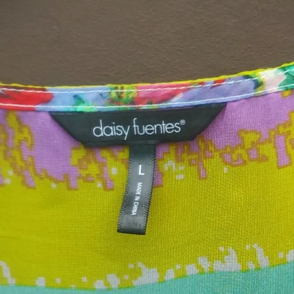 Daisy Fuentes multicolor sheer Top Sz L - Image 4