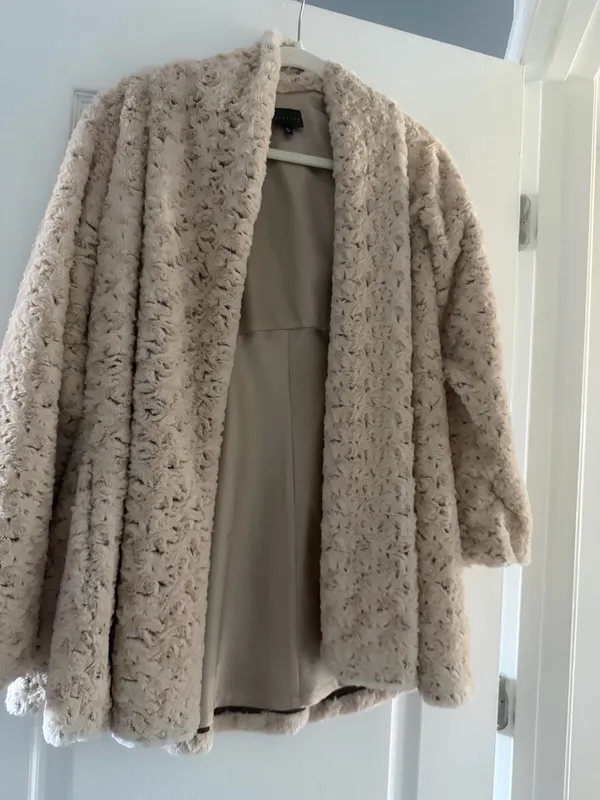 Staples Faux Fur open front coat jacket - Image 10