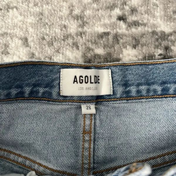 AGOLDE Riley High Rise Slim Short – Snapshot - Image 3