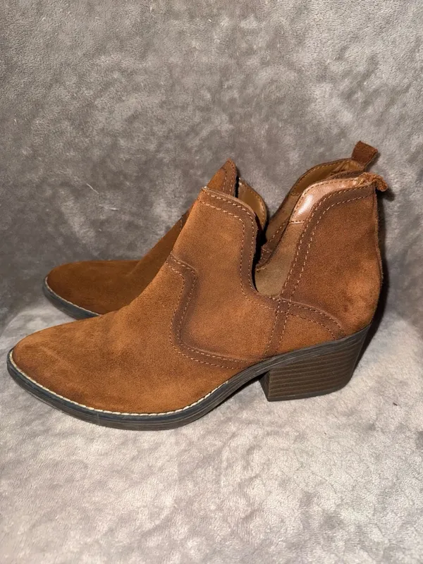 Sonoma Goods for Life Brown Suede Cutout Ankle Boots - Image 4