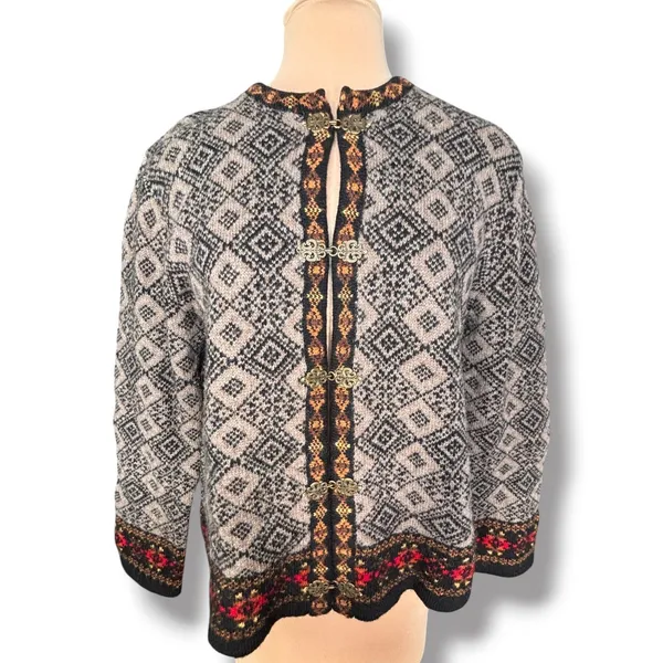 Susan Bristol Wool Fair Isle Nordic Cardigan Sweater Metal Clasp Grey Vintage - Image 2