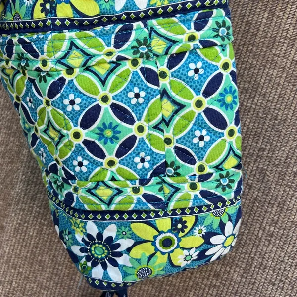Vintage Vera Bradley Duffle TRAVELER Bag Flower Daisys Blue Green Bag - Image 4