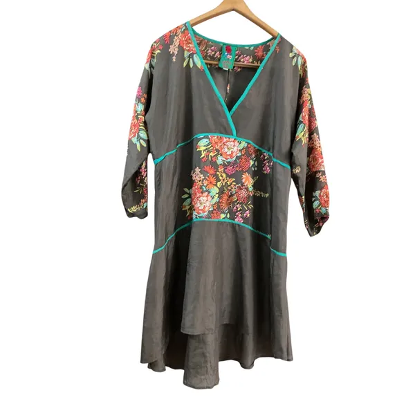 Johnny Was‎ Silk Floral High Low Tunic Top Grey Teal V-Neck 3/4 Sleeve Size M - Image 12