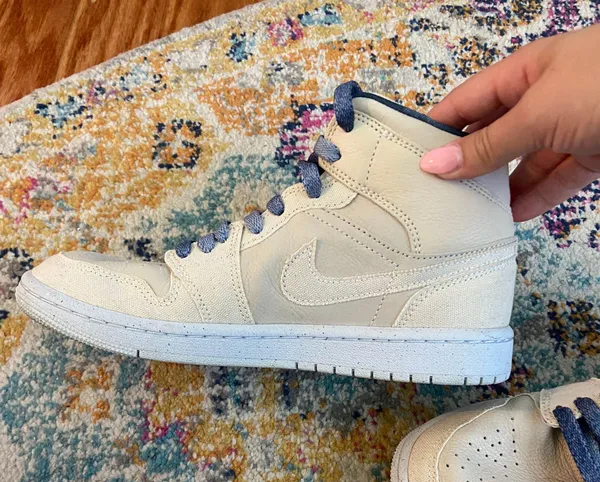 Nike Jordan Air 1 Mids - Image 5