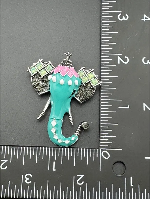 Vintage-Inspired Elephant Animal Brooch Pin - Image 4