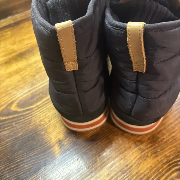 Teva Black Ember Lace Up Boots Size 10‎ - Image 5