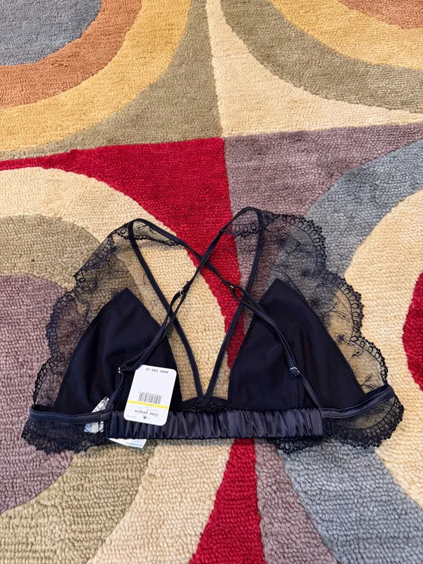 NWT Intimately Free People Black Lace Criss Cross Bralette Unlined Size Medium - Image 3