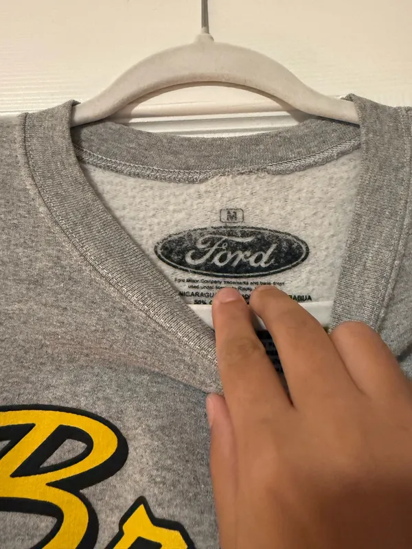 Woman’s Ford Bronco Graphic Sweatshirt Gray Size M - Image 2
