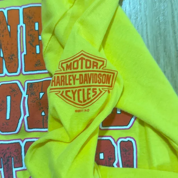 Harley Davidson Harley Never Looked Better Long Sleeve Yellow Graphic Tee Sz L - Image 7