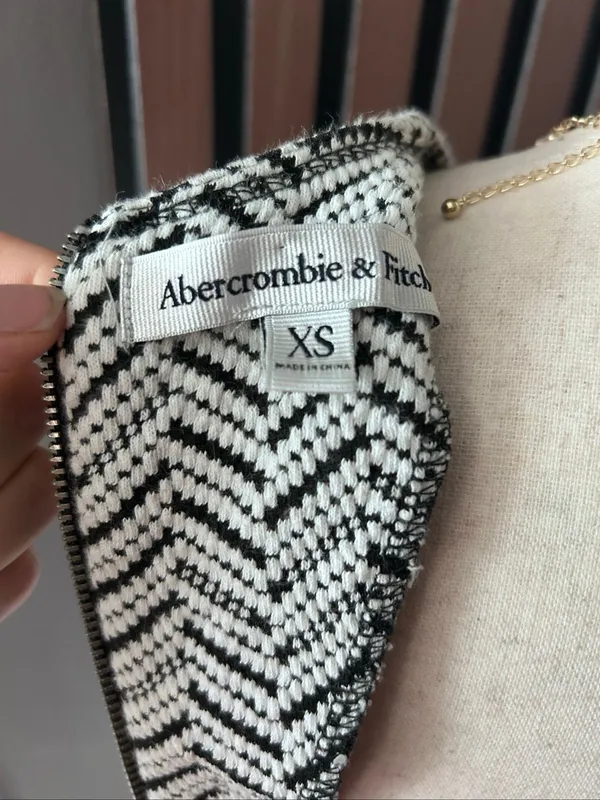 Abercrombie and Fitch black and white cut out sides dress size xs Sleeveless Geo - Image 6