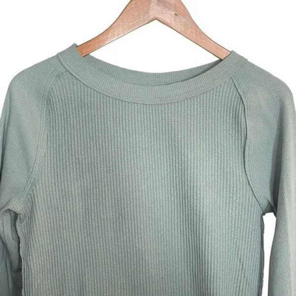 We The Free Thermal Crewneck Thumbhole Top Shirt Jersey Sage Green Size Medium N - Image 2