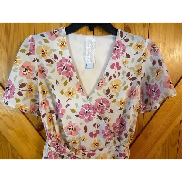 Sadie & Sage Cream Pink Floral Short Sleeve Faux Wrap Mini Dress Size Small (746 - Image 2