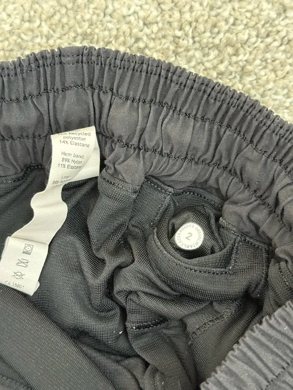 Lululemon Hotty Hot 2.5" - Image 3