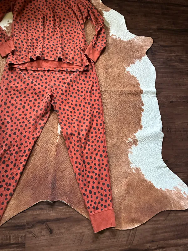 Hanna Andersson 2-piece pajama set in the Black Spots on Amber Wood print 100% organic cotton Size XL - Image 2