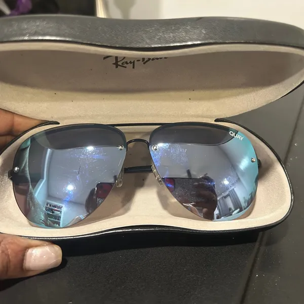 Quay Australia Black and Blue Sunglasses - Image 10
