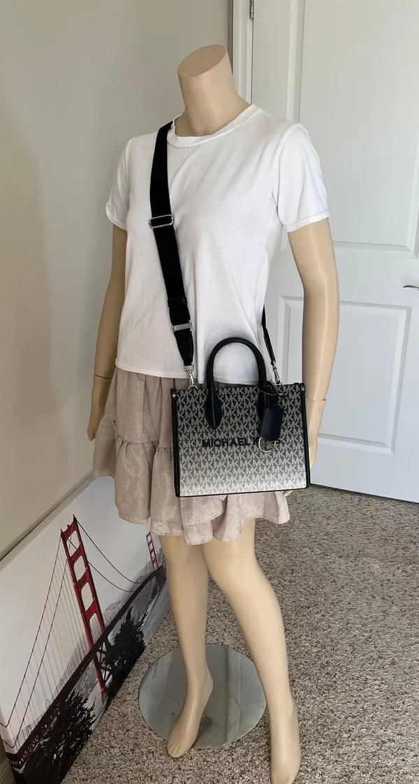 Michael Kors Purse - Image 8