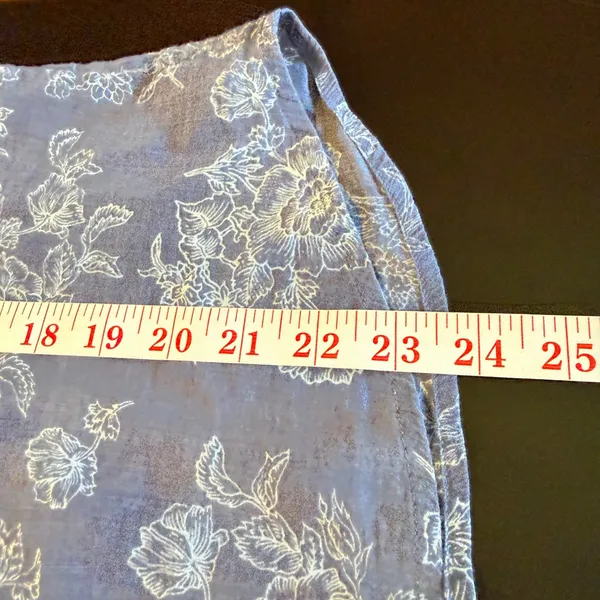 Eddie Bauer Large Grey White Floral Pintuck Cotton Button Front Top Boho - Image 9