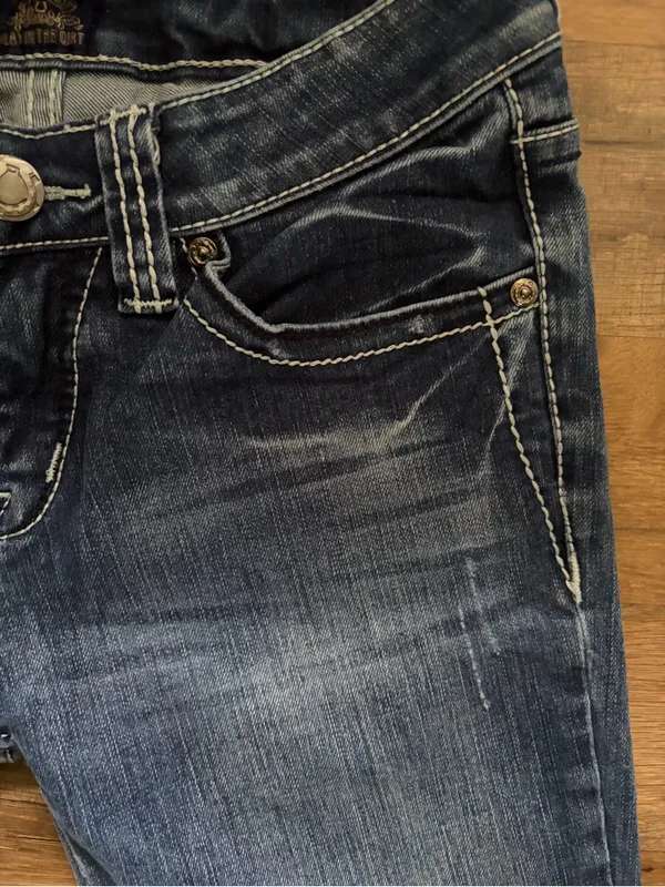 Cowgirl Tuff Co. Cowgirl Up mid rise bootcut flare embellished med wash denim jeans Sz 2 western - Image 4