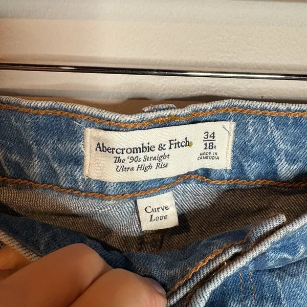 NWT Abercrombie & Fitch Ultra High Rise 90's Straight jeans - Image 4
