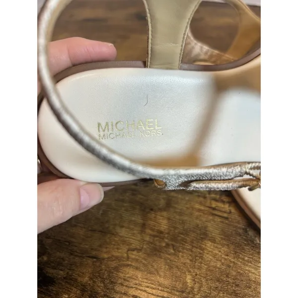 Michael Kors MK Logo Thong Sandals Womens Size 9M Ivory Gold T-Strap Buckle Shoe - Image 4