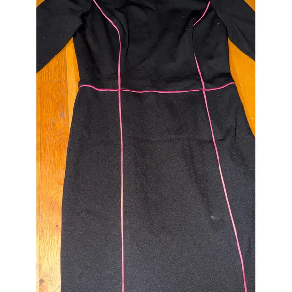Banana Republic Black Sheath Dress Pink Trim Size 4 Fitted Work L-Sleeve Dress - Image 3