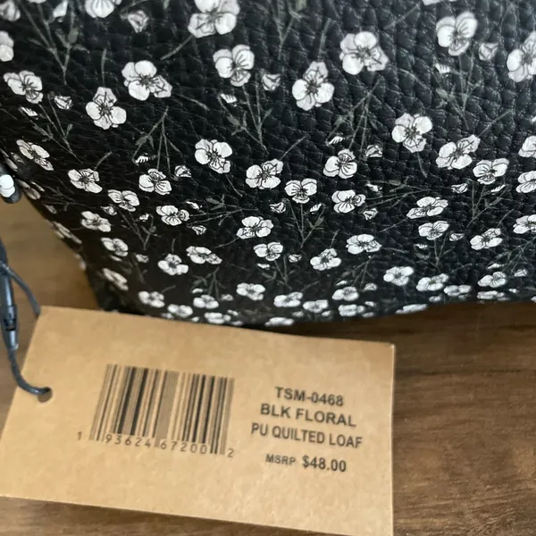 NWT‎ Steve Madden Black and White Floral Cosmetic Bag - Image 2
