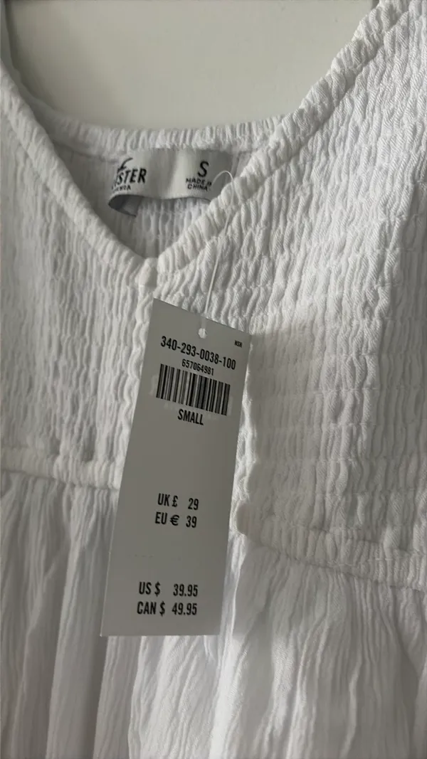 Hollister white slightly cropped top S - Image 4