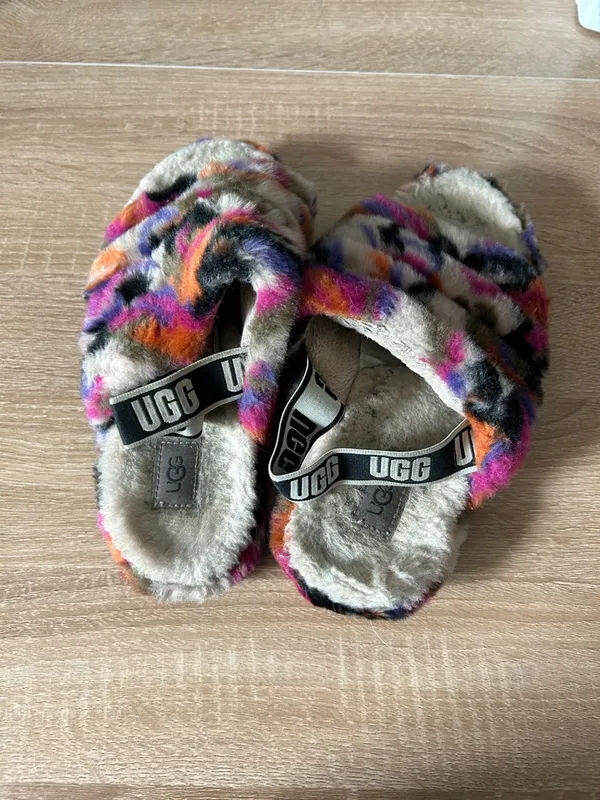 UGG Multicolor Faux Fur Slide Slippers in Cream, Pink & Orange - Image 4