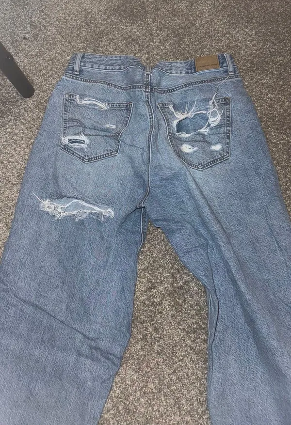 American Eagle Relaxed Mom Jean - Image 3